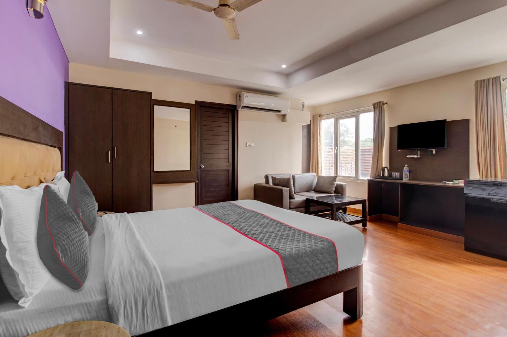 Udayee International Hotel Тирупати Екстериор снимка