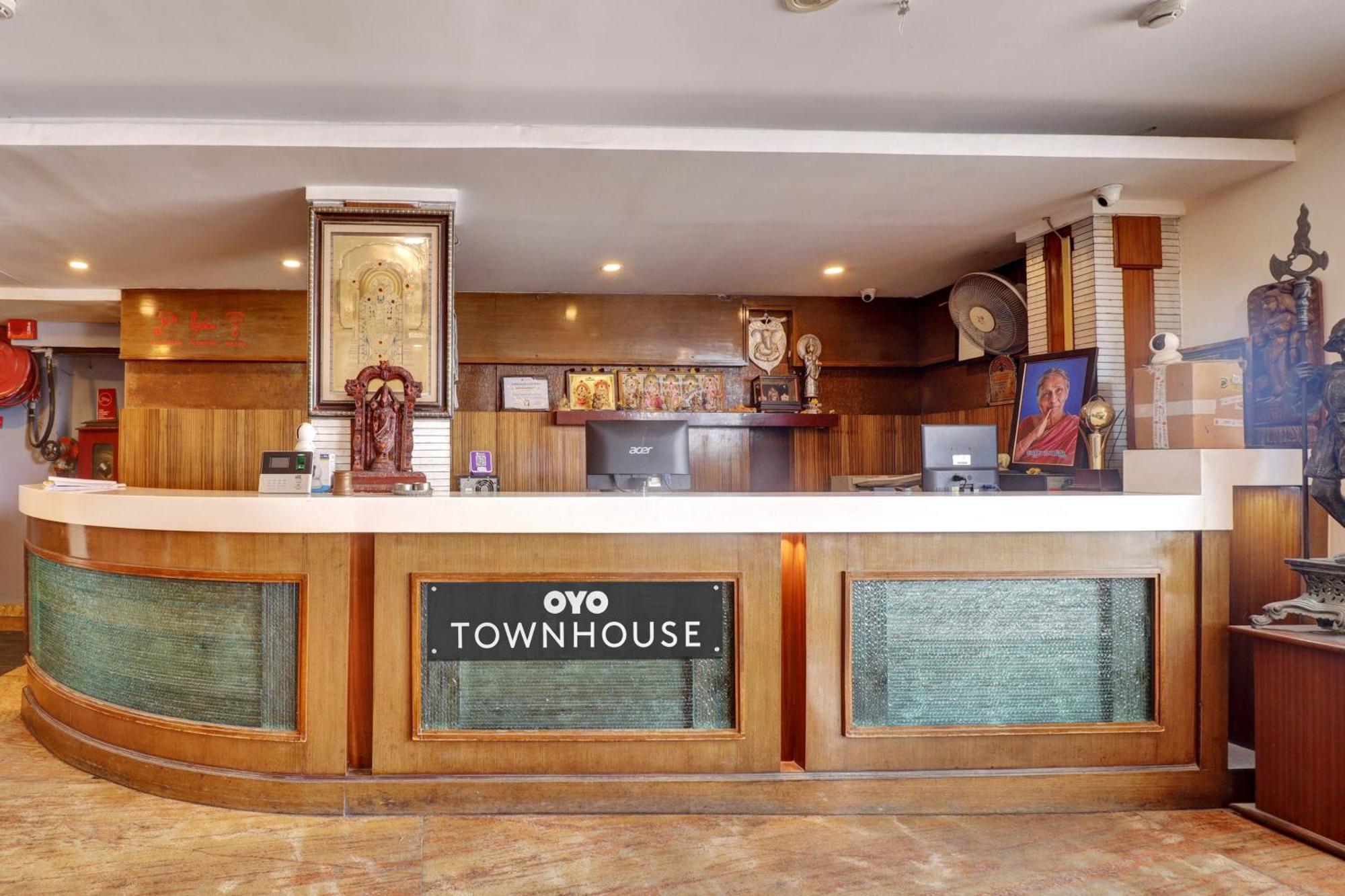 Udayee International Hotel Тирупати Екстериор снимка