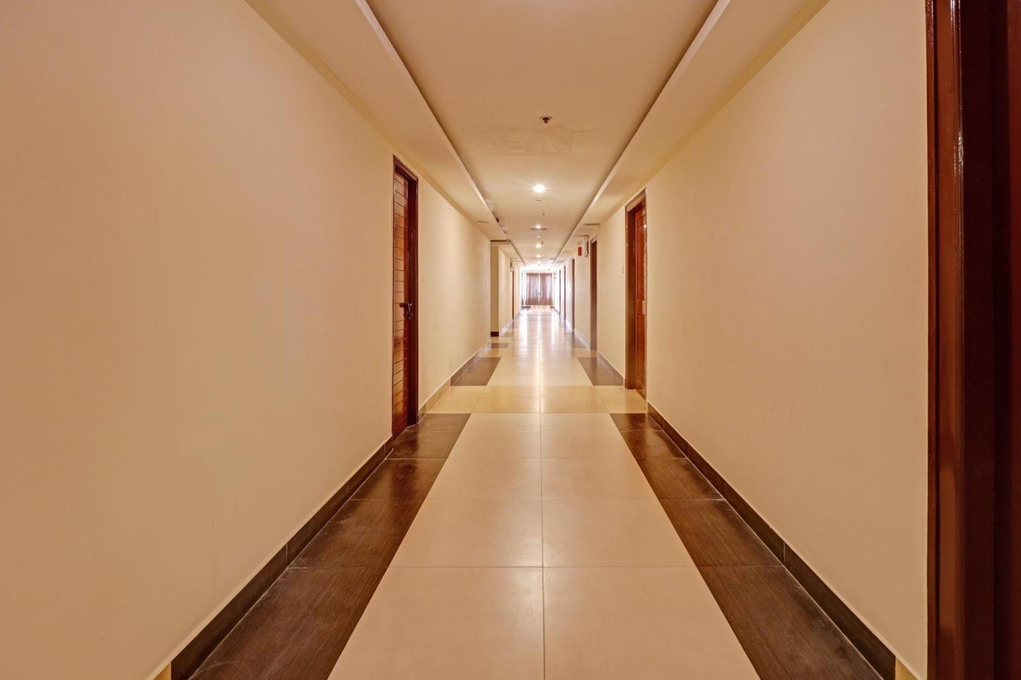 Udayee International Hotel Тирупати Екстериор снимка