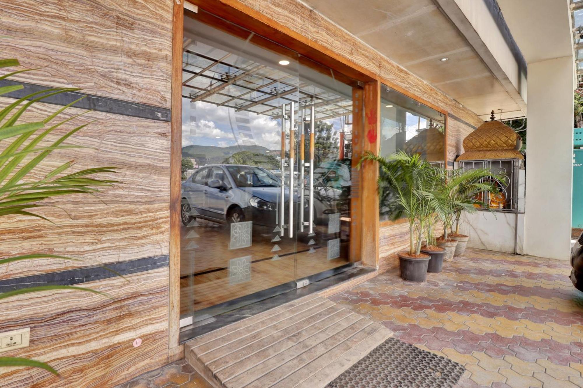 Udayee International Hotel Тирупати Екстериор снимка