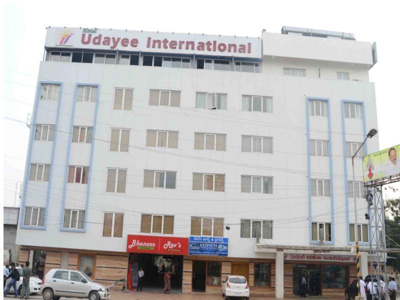 Udayee International Hotel Тирупати Екстериор снимка